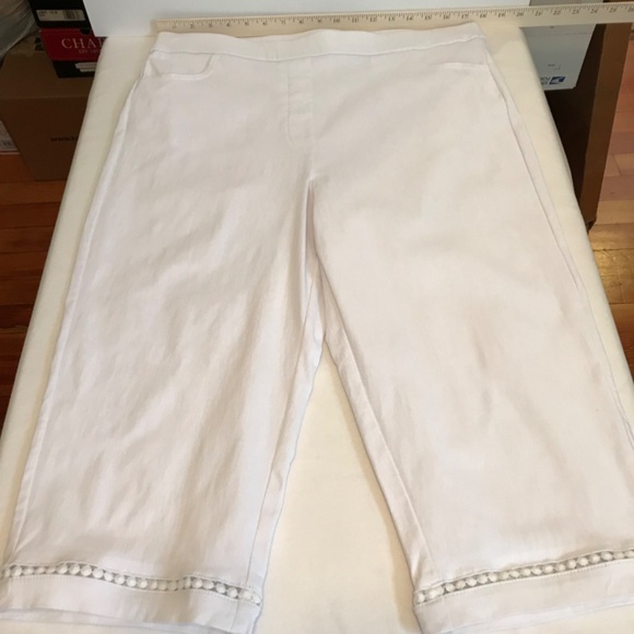 ALFRED DUNNER Capri Pants Cropped White Pull On Flat Front Women’s Plus Size 14 - Picture 7 of 15